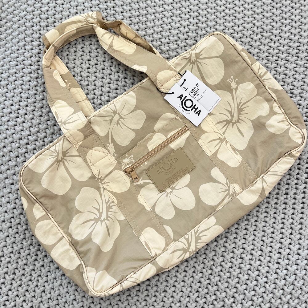 ALOHA Collection• KEEP IT LIGHT WEEKENDER Hana Hou Cream Dune Hibiscus 🌺